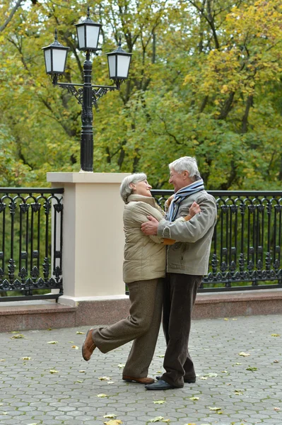 Attrayant couple plus âgé — Photo