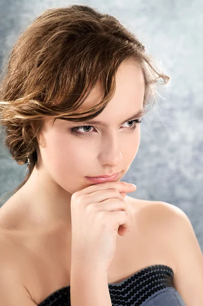 Hermosa mujer posando — Foto de Stock