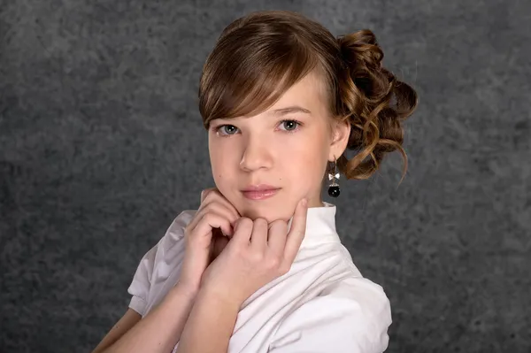 Retrato de una bonita adolescente — Foto de Stock