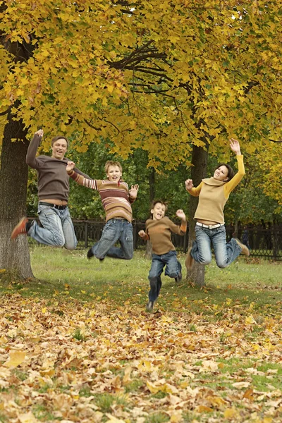 Família unida feliz — Fotografia de Stock