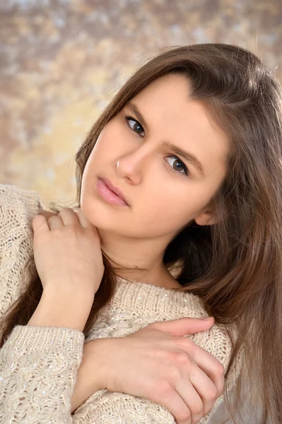 Ragazza con i capelli scuri — Foto Stock