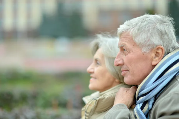 Hermosa pareja madura — Foto de Stock