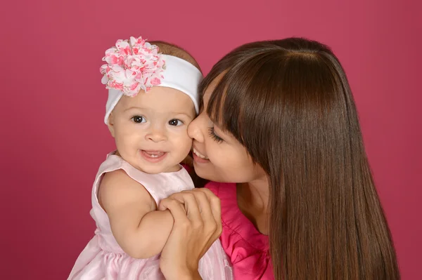 Moeder met haar dochtertje — Stockfoto