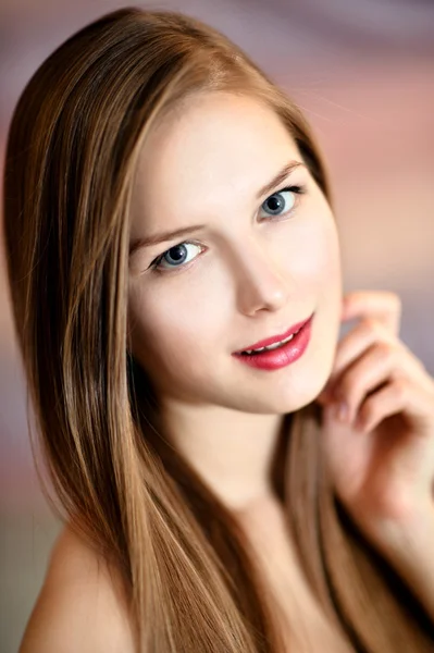 Cute young woman with blond hair — Stock Photo, Image