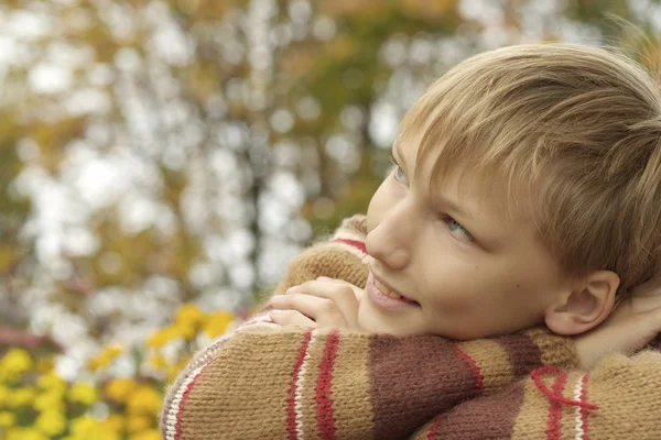 Mooie gelukkige jongen — Stockfoto