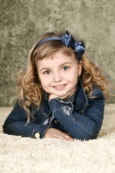 Portrét malé roztomilé dívky Stock Snímky