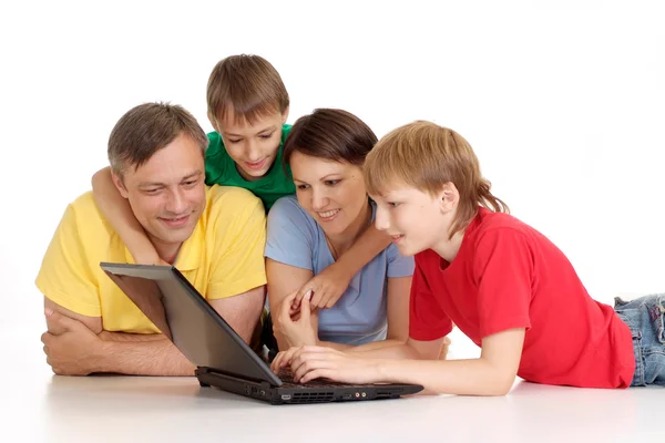 Feine Leute in hellen T-Shirts — Stockfoto