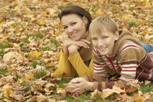 Mamá y su hijo —  Fotos de Stock