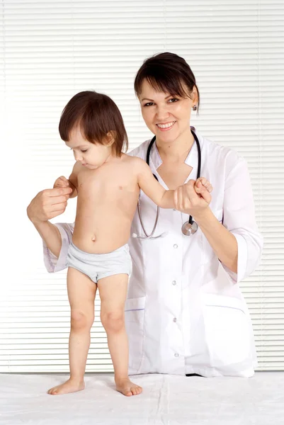 Doc with newborn — Stock Photo, Image