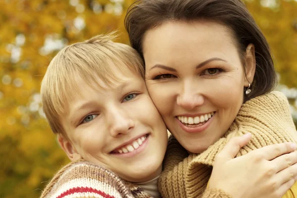 Mamma och fin son — Stockfoto