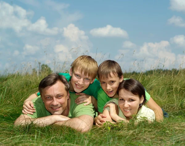 Glada familjen ha roligt — Stockfoto