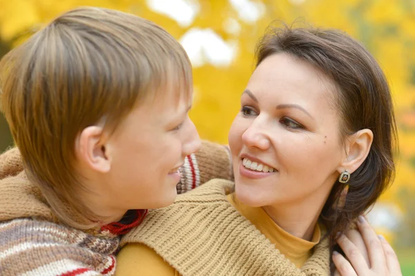 Mère et fils — Photo