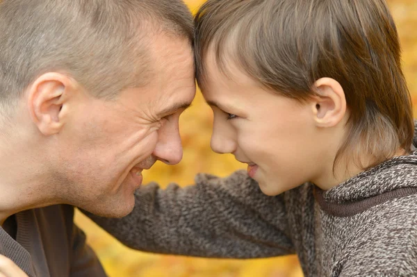 Father and son on a walk — Stock Photo, Image