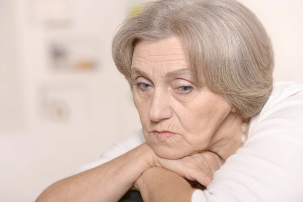 悲しいの年配の女性 — ストック写真