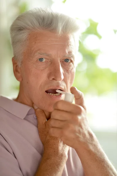 Retrato de un anciano — Foto de Stock