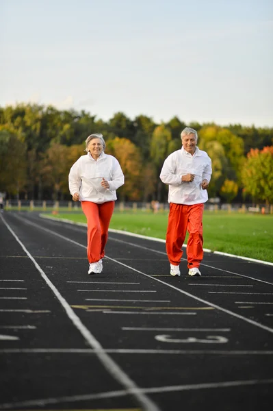 Sportive starší pár — Stock fotografie