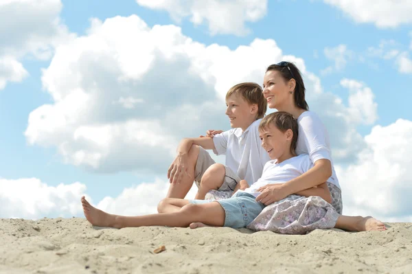 Mamá e hijos — Foto de Stock