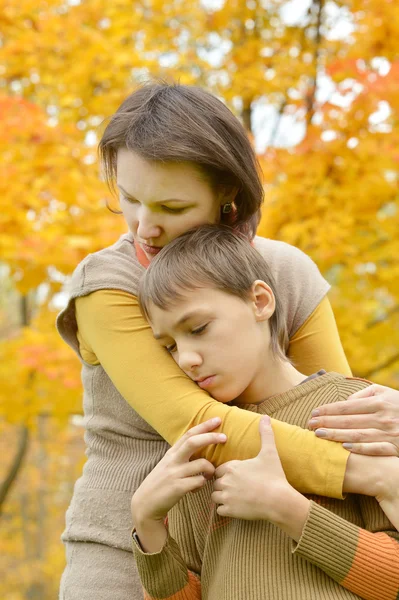 Mutter mit einem Jungen — Stockfoto