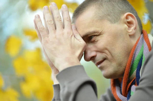 Attractive man in autumn — Stock Photo, Image