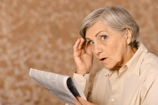 Aged surprised woman — Stock Photo, Image