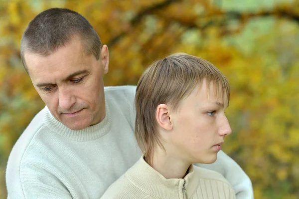 Father and son in the park — Stock Photo, Image