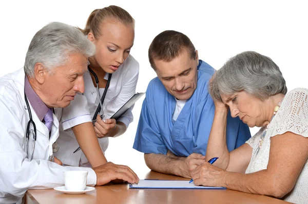 Seniorin besucht Ärzte — Stockfoto