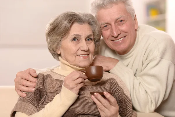 Schattig oud paar — Stockfoto