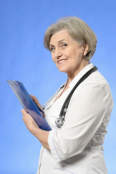 Heureux portrait médecin — Photo