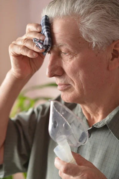 Hombre viejo enfermo —  Fotos de Stock