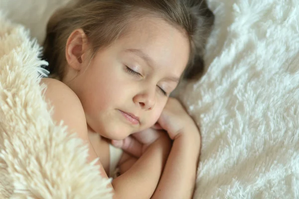 Schöne kleine Mädchen — Stockfoto