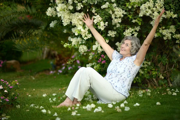 Šťastný starší žena — Stock fotografie