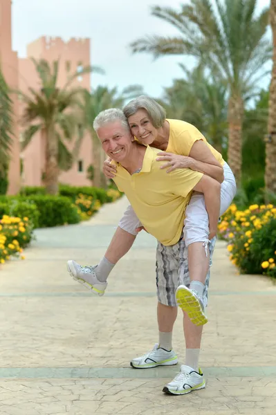 Senior couple at the resort — Stock Photo, Image