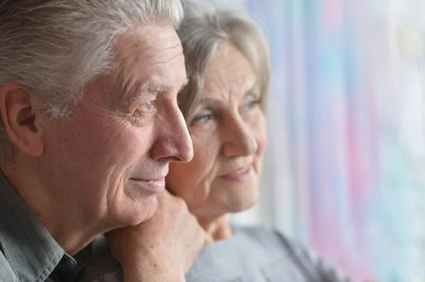 Ritratto di una coppia di anziani felice — Foto Stock