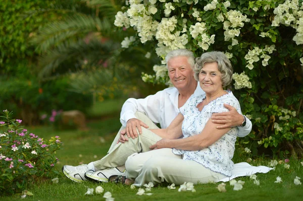 Gelukkige ouderling paar — Stockfoto