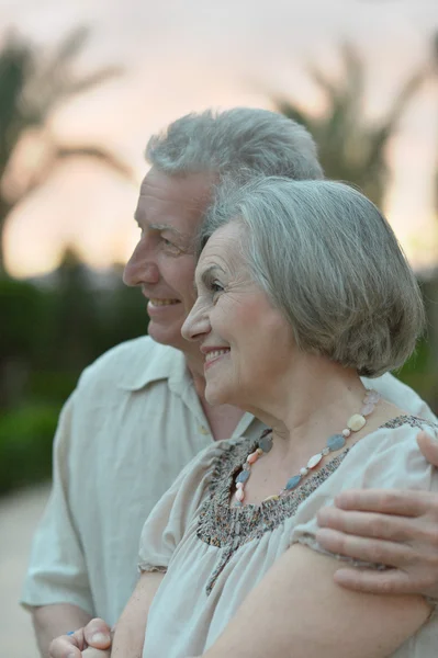 Seniorenpaar im Resort — Stockfoto