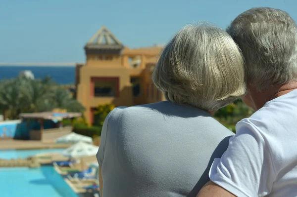 Senior couple at the resort — Stock Photo, Image