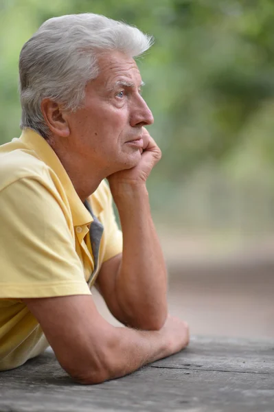 Retrato de homem sênior — Fotografia de Stock