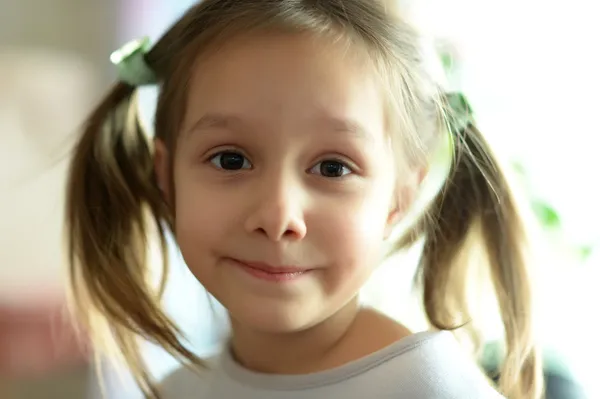 Retrato de chica emocional —  Fotos de Stock