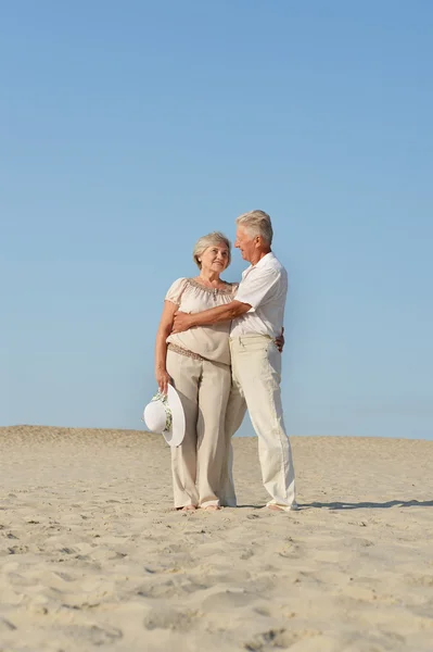 Couple aîné amoureux — Photo