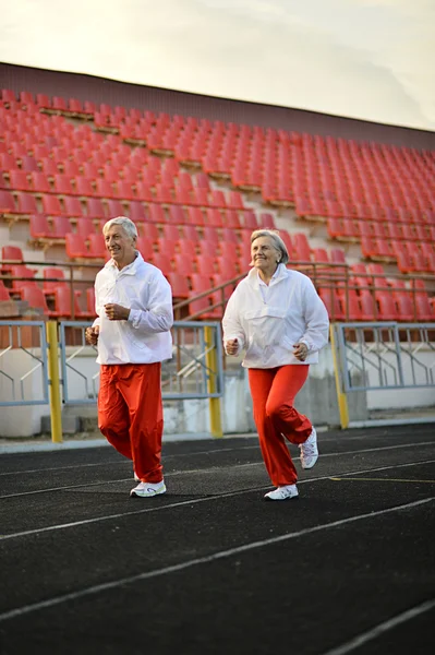 体育对老年夫妇 — 图库照片