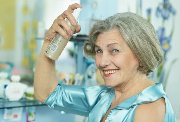 Nice woman in the bathroom — Stock Photo, Image