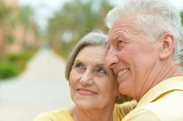 Senior couple at the resort — Stock Photo, Image