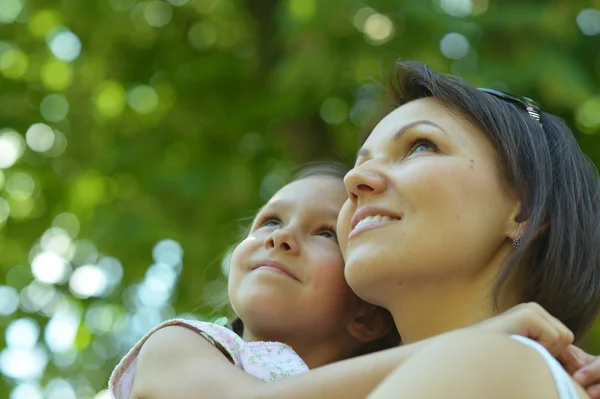 Mãe com sua filha — Fotografia de Stock