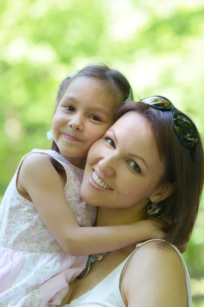 Moeder met haar dochter — Stockfoto