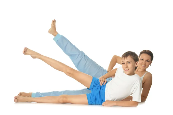 Madre e hijo haciendo ejercicio —  Fotos de Stock