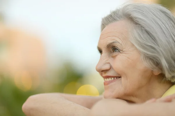 Dreaming woman at the resort — Stock Photo, Image