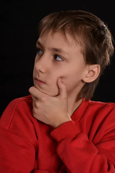 Nadenkend jongen — Stockfoto