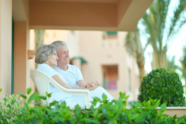 Senior couple at  resort — Stock Photo, Image