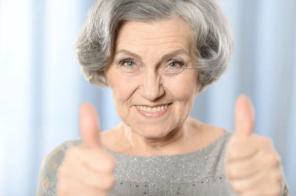 快乐的老妇人 — 图库照片