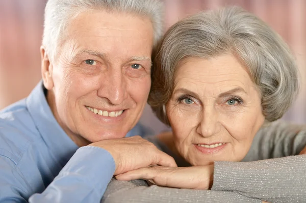 Idősebb pár elszigetelt — Stock Fotó